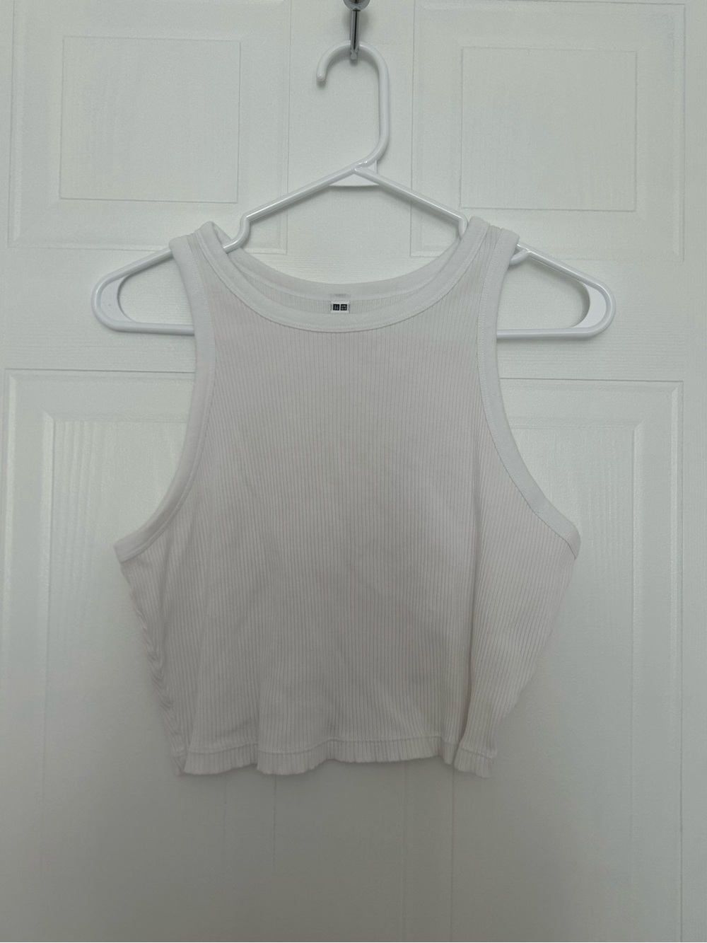 Uniqlo White Ribbed Sleeveless Tank Top